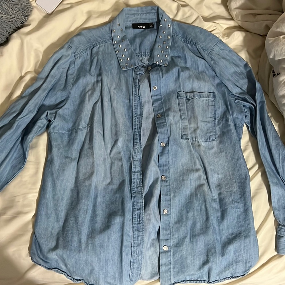 Apt. 9 size Large. Light denim button down with studs on the collar